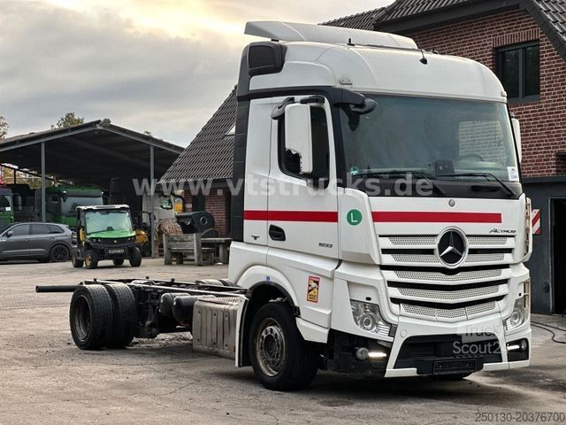 Vrachtwagenchassis MERCEDES-BENZ Actros 1833 LNR 4x2 Volumen-Fahrgestell