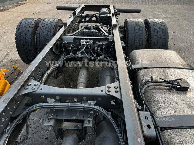 Vrachtwagenchassis MERCEDES-BENZ Actros 1833 LNR 4x2 Volumen-Fahrgestell