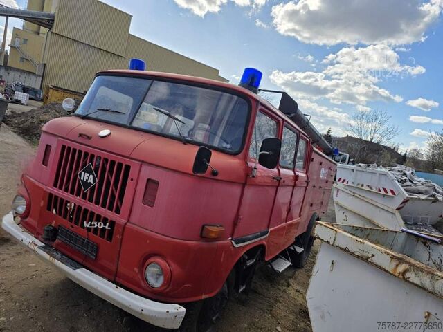 Camion à usage spécial  W50 L/LF IFA Löschfahrzeug mit Pumpe + Tank
