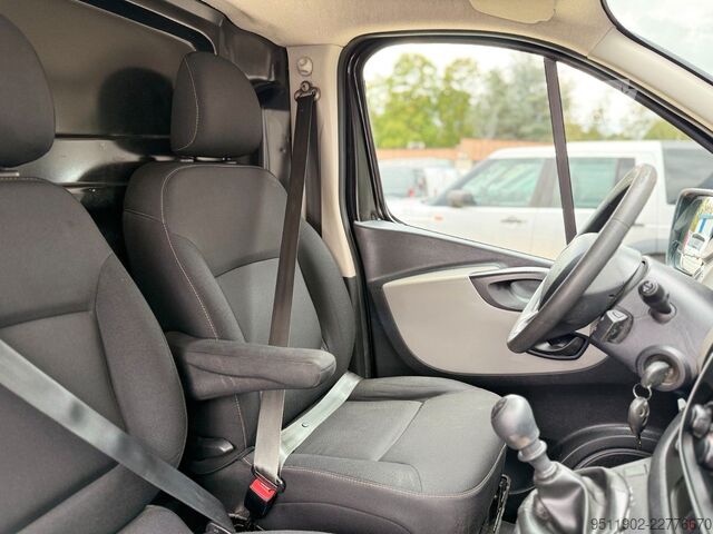 Fourgon tôlé RENAULT Trafic 1.6 DCi Lang Luxe Klima Navi AHK Tempomat