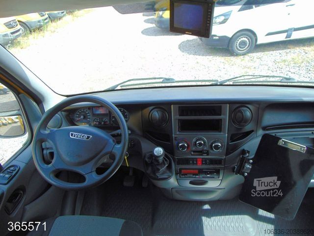Box van IVECO DAILY 50 C 15 Postkoffer REGALSYSTEM KAMERA