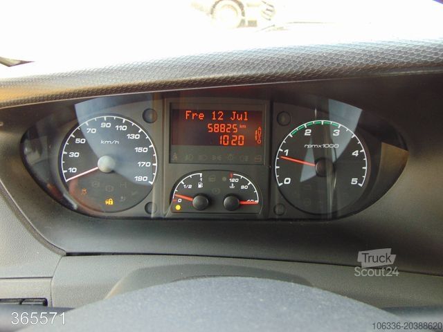 Box van IVECO DAILY 50 C 15 Postkoffer REGALSYSTEM KAMERA