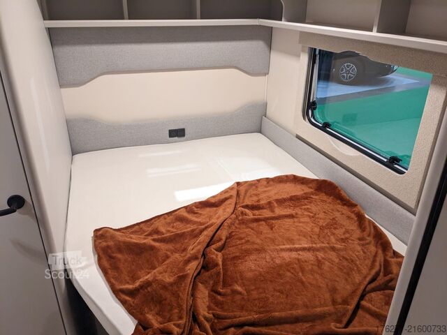 Touring caravan Burstner B66  465 TS