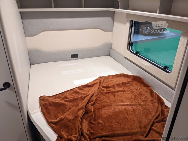 Touring caravan Burstner B66  465 TS