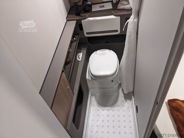 Touring caravan Burstner B66  465 TS