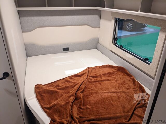 Touring caravan Burstner B66  465 TS