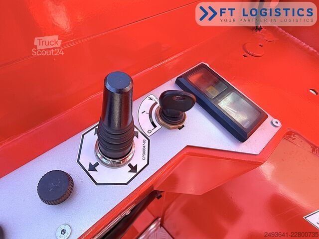 4-way forklift Combilift C3000GST GAS TRIPLEX 8300 FREE LIFT TOP1