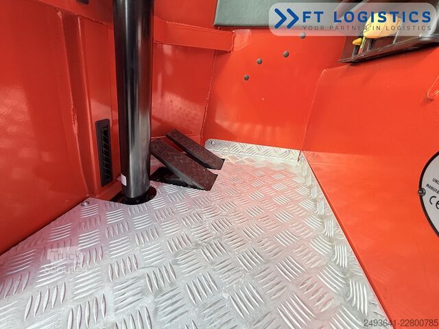 четирипосочен мотокар Combilift C3000ET TRIPLEX 5940 WIDE FORK POSITIONE
