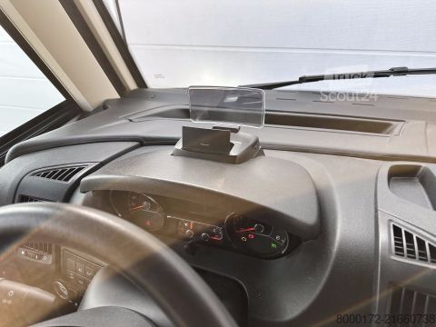 Integrated camper Knaus L!VE I 650 MEG für Familien und Paare