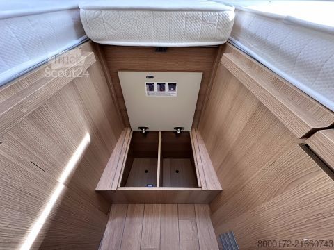 Integrated camper Forster I 741 EB 5 Pers., Hubstützen, Autark