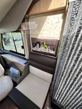 Integrated camper Forster I 741 EB 5 Pers., Hubstützen, Autark