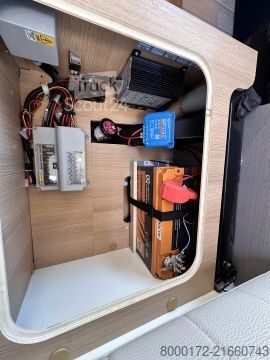 Integrated camper Forster I 741 EB 5 Pers., Hubstützen, Autark