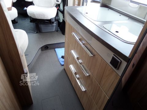Semi-integrated camper Hymer/Eriba Exsis-t 588 Hubstützen, Lithium