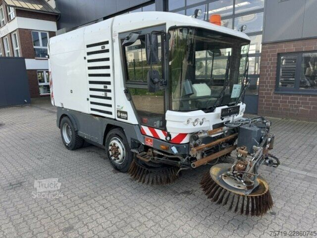 Βαν Ravo Ravo 560 Straßenkehrmaschine