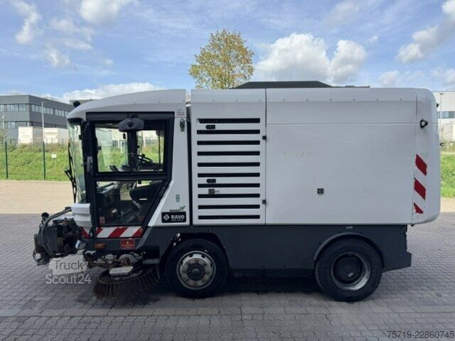 Βαν Ravo Ravo 560 Straßenkehrmaschine