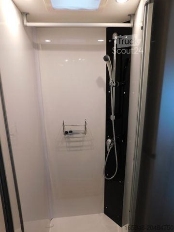 Integraal camper ETRUSCO I 7400 QBC , Autom. TV-Sat , Queensbett ,