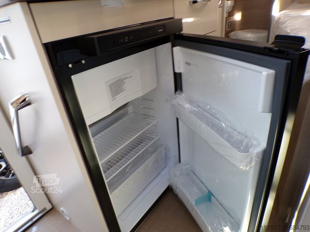 Półzintegrowany kamper BÜRSTNER Lineo T 569 Automatik, Markise, Abw.-Tank beh.