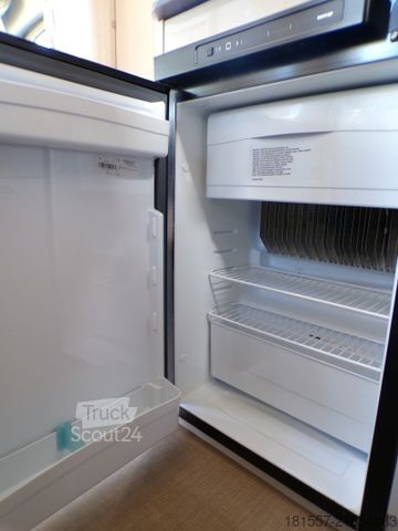 Półzintegrowany kamper BÜRSTNER Lineo T 620 G Isofix, SAT/TV, Markise, Navi