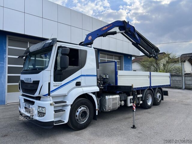 камион с фиксирана каросерия и кран Iveco Stralis 420