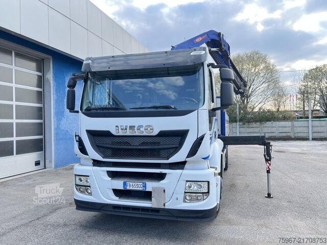 камион с фиксирана каросерия и кран Iveco Stralis 420
