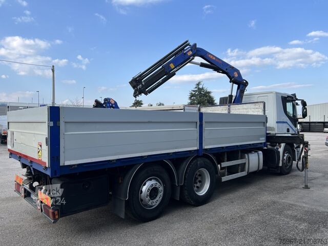 камион с фиксирана каросерия и кран Iveco Stralis 420