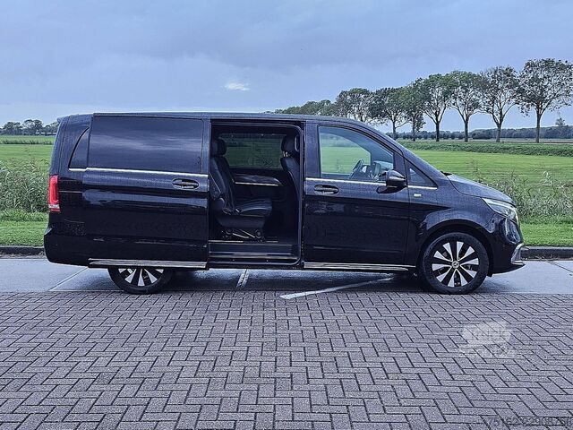 Επιβατικές μεταφορές MERCEDES-BENZ EQV 300 L2 365KM WLTP LED 360Camera Leer 110Kw-...