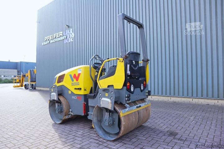 Rouleau tandem Wacker Neuson RD28-120 Diesel, Front And Rear Vibrating Smooth D