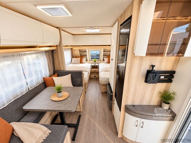 Wohnwagen HOBBY De Luxe 460 SL Modelljahr 2027 ausgestellt!