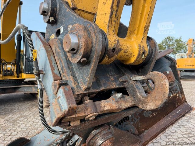 Lánctalpas kotrógép CATERPILLAR 320-GC , Schnellwechsler, Greifer/Hammer, Kamera