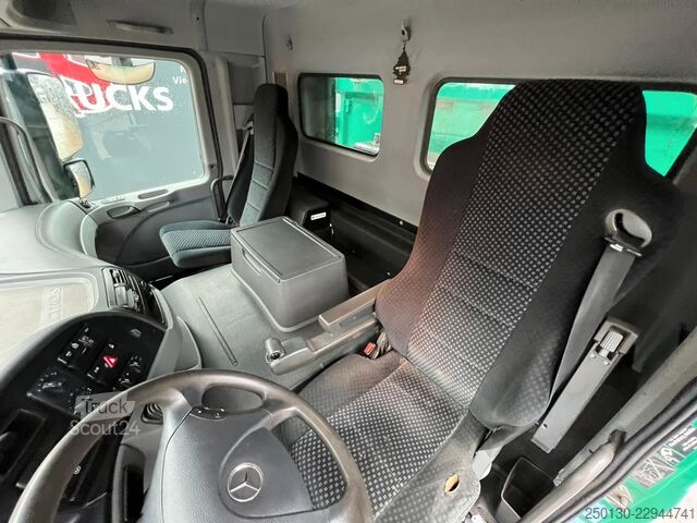 Tipvogn MERCEDES-BENZ Actros 3348 6x6 Kipper mit HIAB 1300RS 83