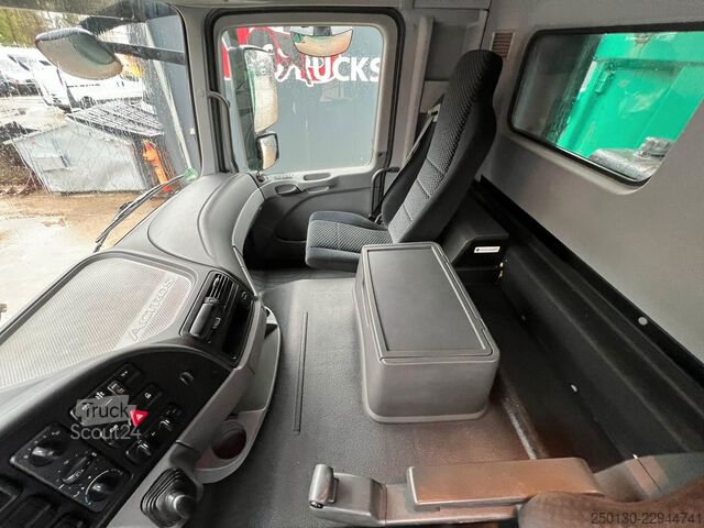 Tipvogn MERCEDES-BENZ Actros 3348 6x6 Kipper mit HIAB 1300RS 83