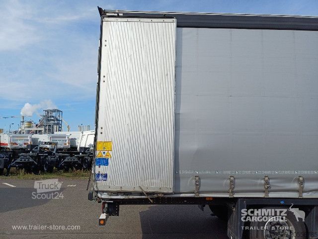 Semi-remorque bâchée Schmitz Cargobull Curtainsider Mega Getränke