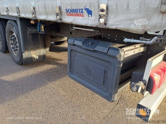 Otvorený náves s plachtou Schmitz Cargobull Curtainsider Standard Getränke