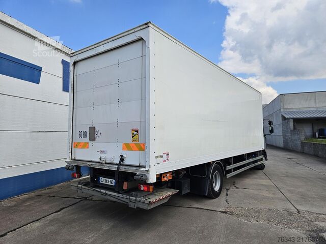 Kuorma-auto umpikorilla RENAULT D16-240 - E6