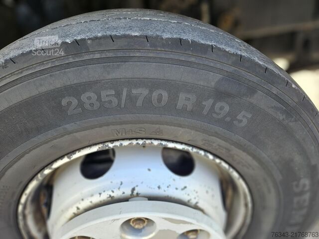 Kuorma-auto umpikorilla RENAULT D16-240 - E6