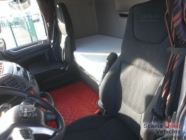 Standardowy ciągnik siodłowy DAF XF 480