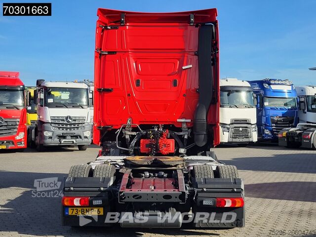 Volumetrekker Mercedes Actros 1942 4X2 NL-Truck Mega StreamSpace
