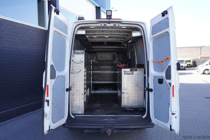 Umpikorja-auto Volkswagen Crafter 2.0 TDI 177PK L3H3 EURO 6 - Airco - Nav...
