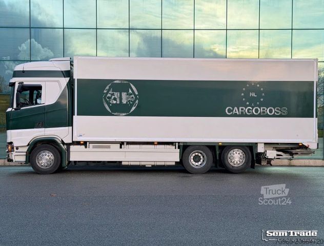 Koelwagen SCANIA S450 FULL AIR RETARDER VAN BEURDEN ISOLATED BOX