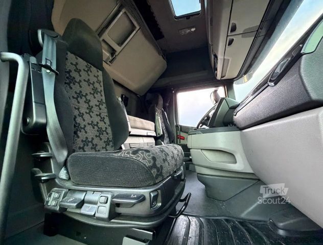 Koelwagen SCANIA S450 FULL AIR RETARDER VAN BEURDEN ISOLATED BOX