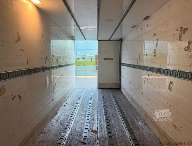 Koelwagen SCANIA S450 FULL AIR RETARDER VAN BEURDEN ISOLATED BOX
