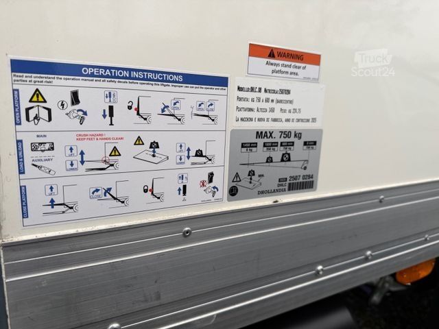 Fourgon tôlé PEUGEOT Boxer Lb-Koffer mit Ladebw. HDI140 L4 3.5T Heavy