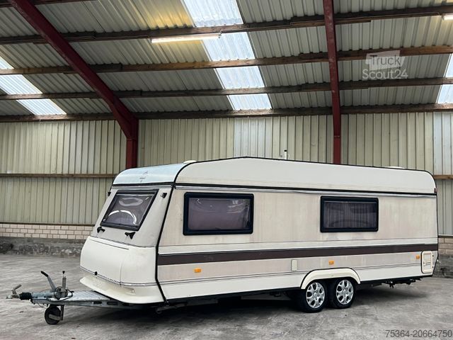 Caravan HOBBY 580 Wohnwagen Festbett + Rundsitzgruppe