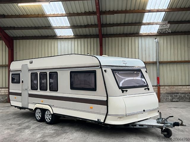 Caravan HOBBY 580 Wohnwagen Festbett + Rundsitzgruppe