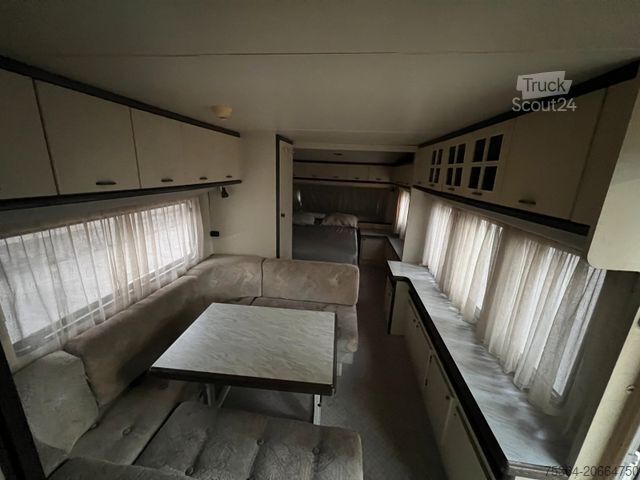 Caravan HOBBY 580 Wohnwagen Festbett + Rundsitzgruppe