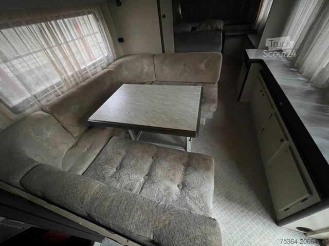 Caravan HOBBY 580 Wohnwagen Festbett + Rundsitzgruppe