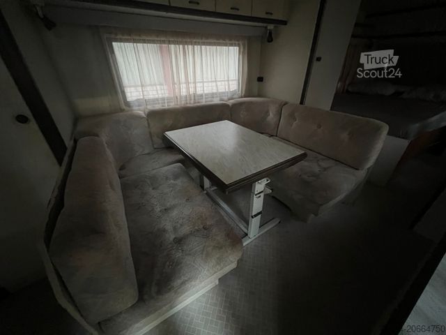 Caravan HOBBY 580 Wohnwagen Festbett + Rundsitzgruppe