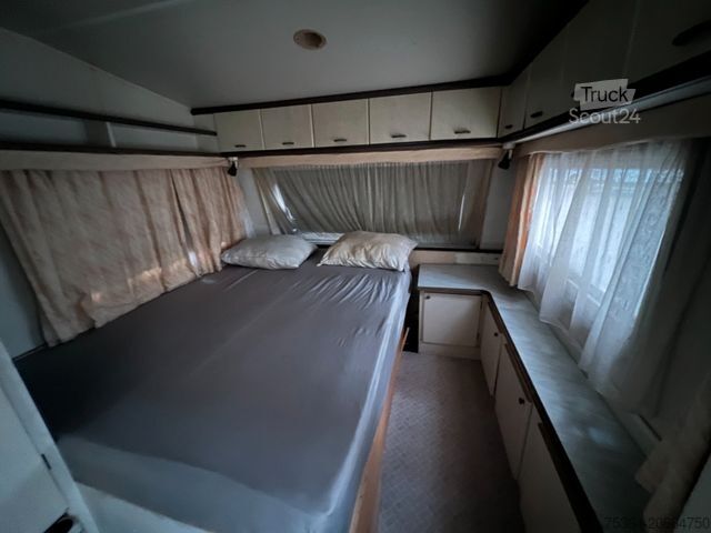 Caravan HOBBY 580 Wohnwagen Festbett + Rundsitzgruppe