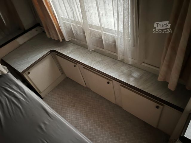 Caravan HOBBY 580 Wohnwagen Festbett + Rundsitzgruppe