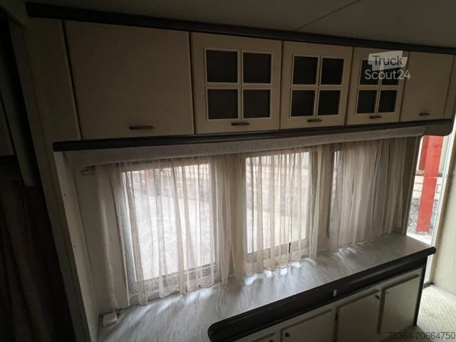 Caravan HOBBY 580 Wohnwagen Festbett + Rundsitzgruppe